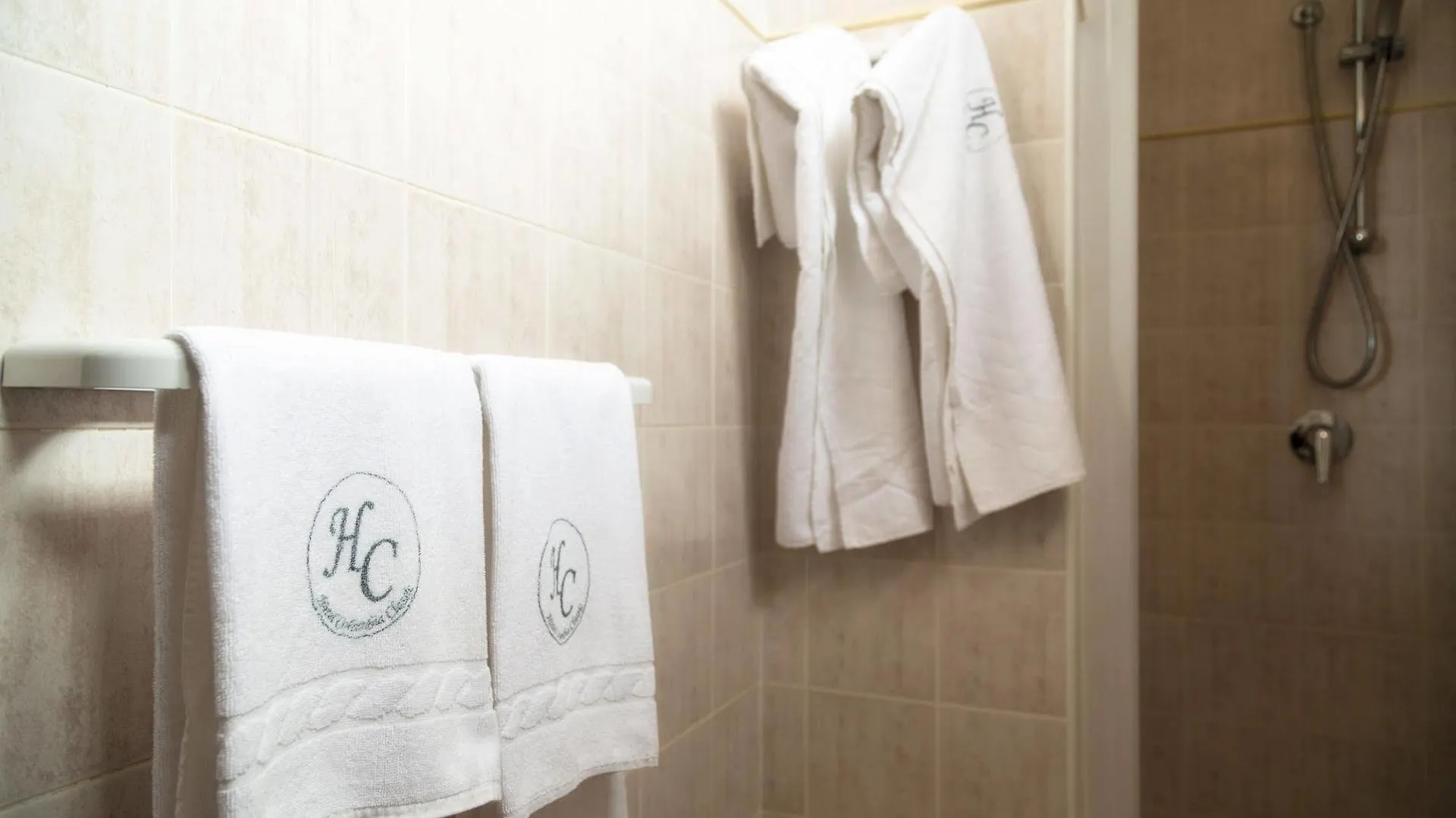 **  Hotel Columbia Palermo Italia